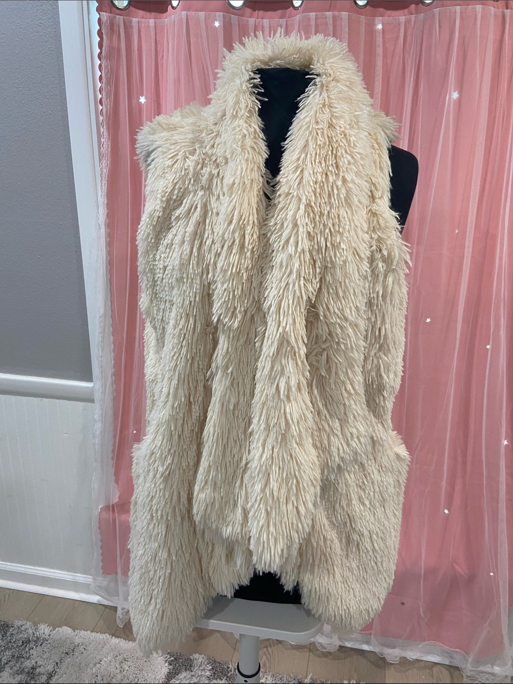 Democracy Ivory Plush Teddy Vest Open-Front size M